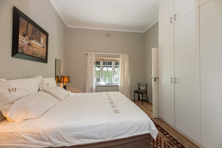 2 Bedroom Property for Sale in Sea Point Western Cape